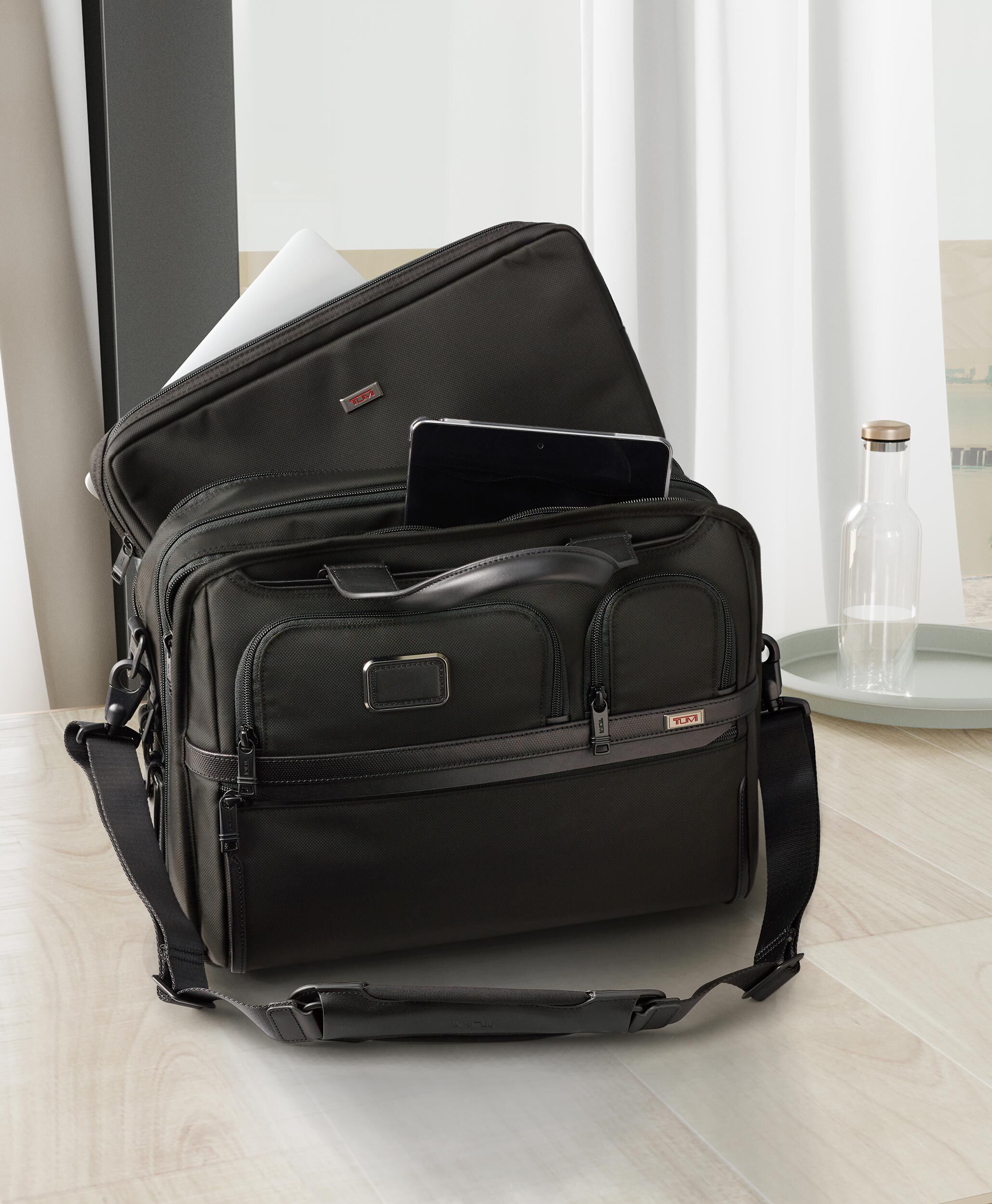 Tumi expandable organizer on sale