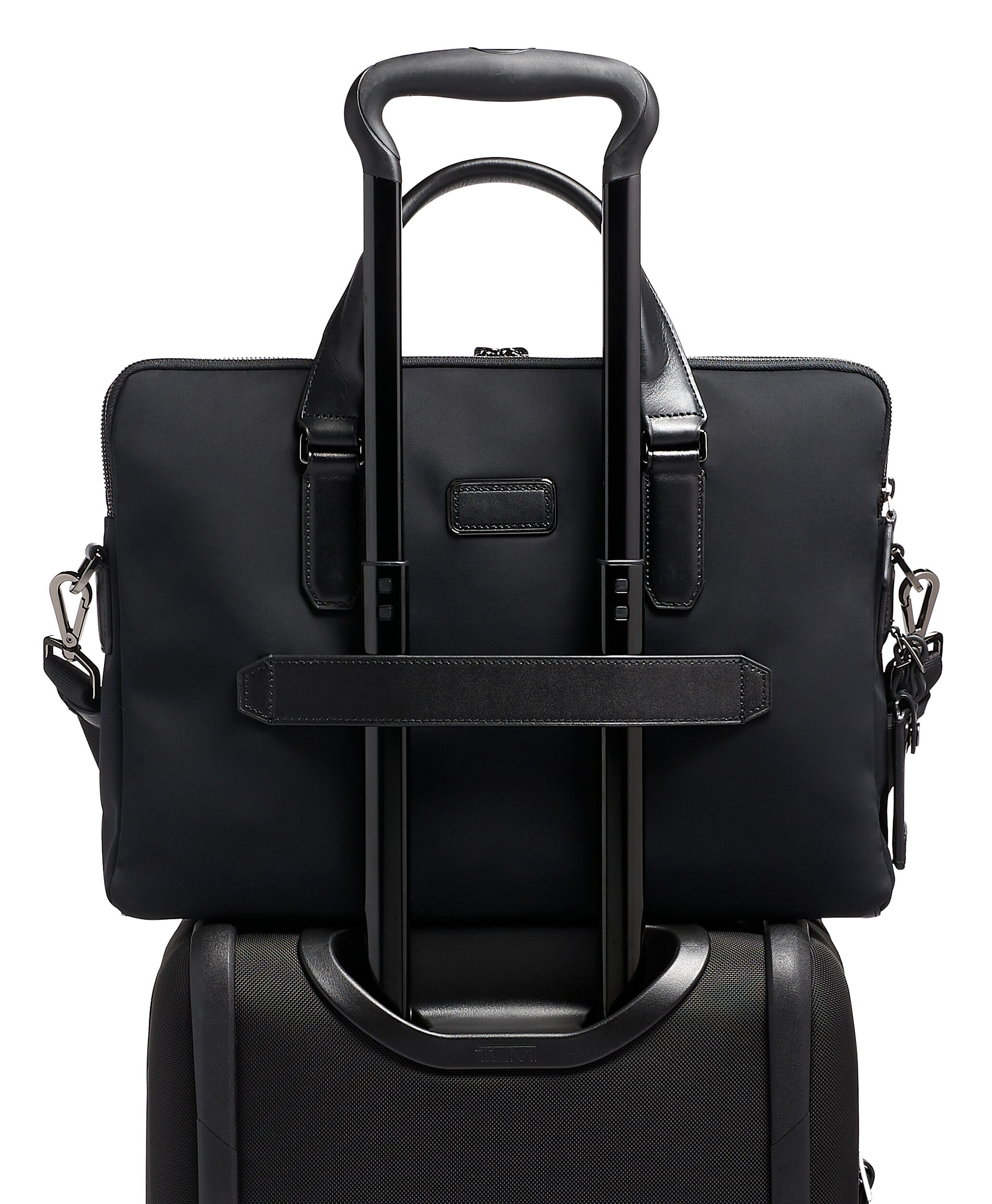バッグ TUMI 63000DP HARRISON SENECA SLIM BRIEF Tumi Harrison Nylon Seneca Slim Brief SKU: 9149494 - YouTube