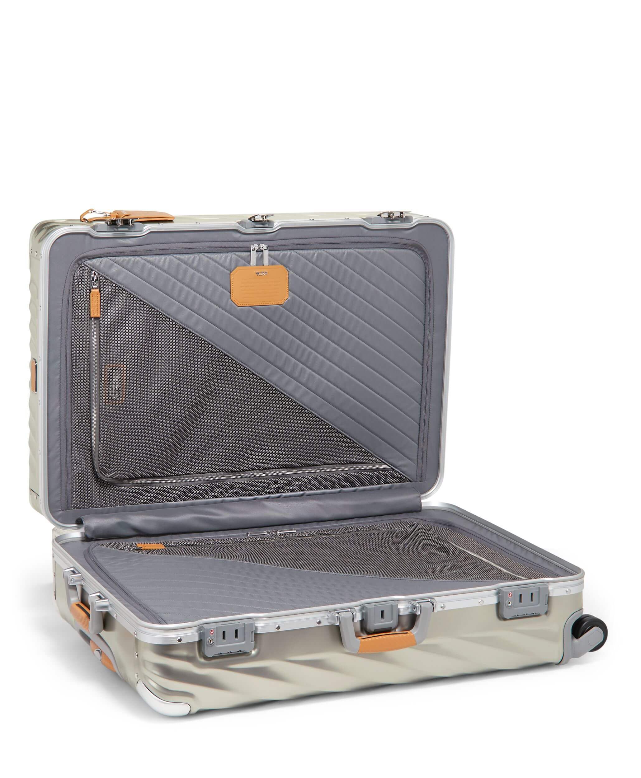 It luggage titanion store