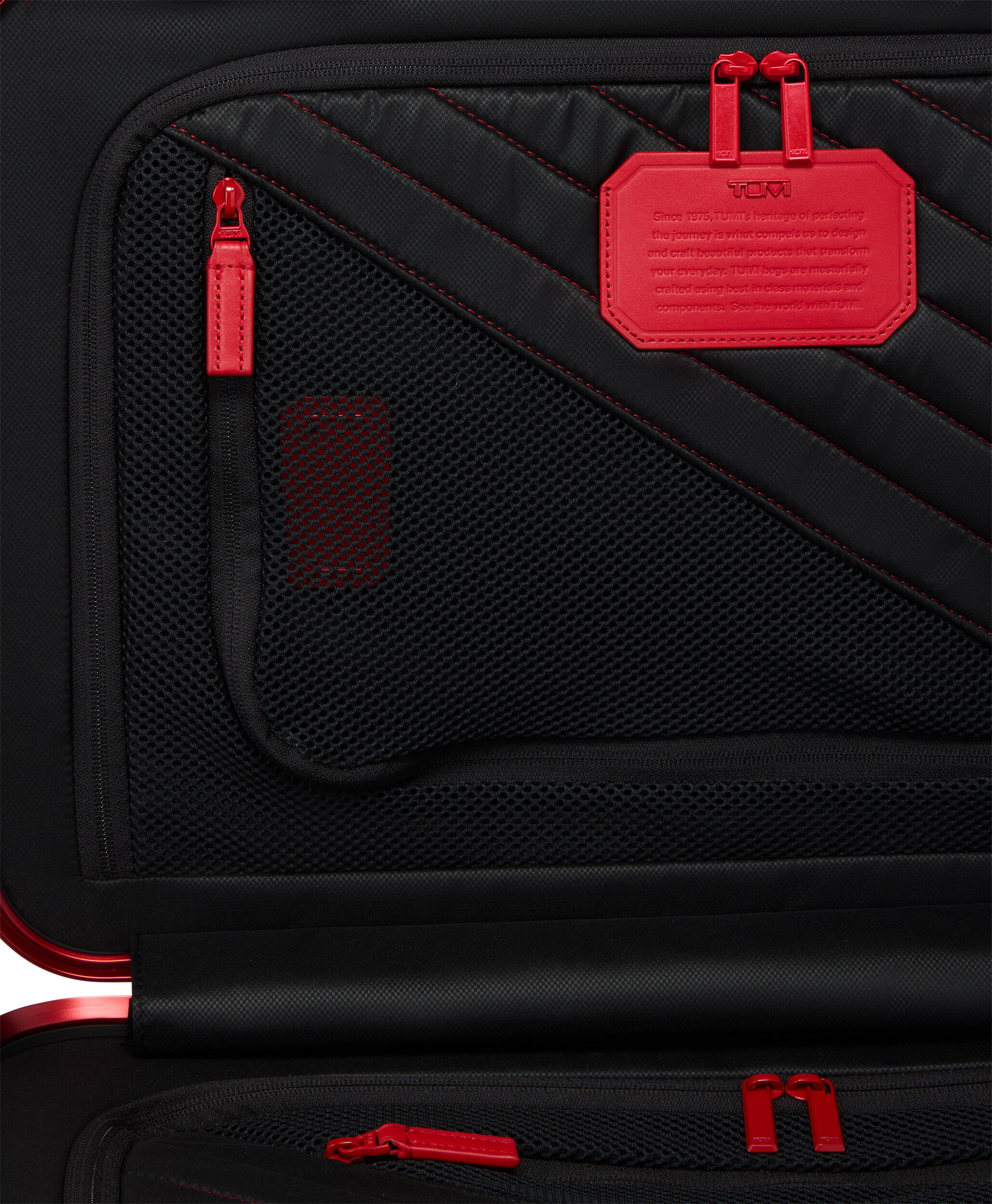 19 Degree Aluminium International Carry-On 56 cm Black | TUMI Belgium