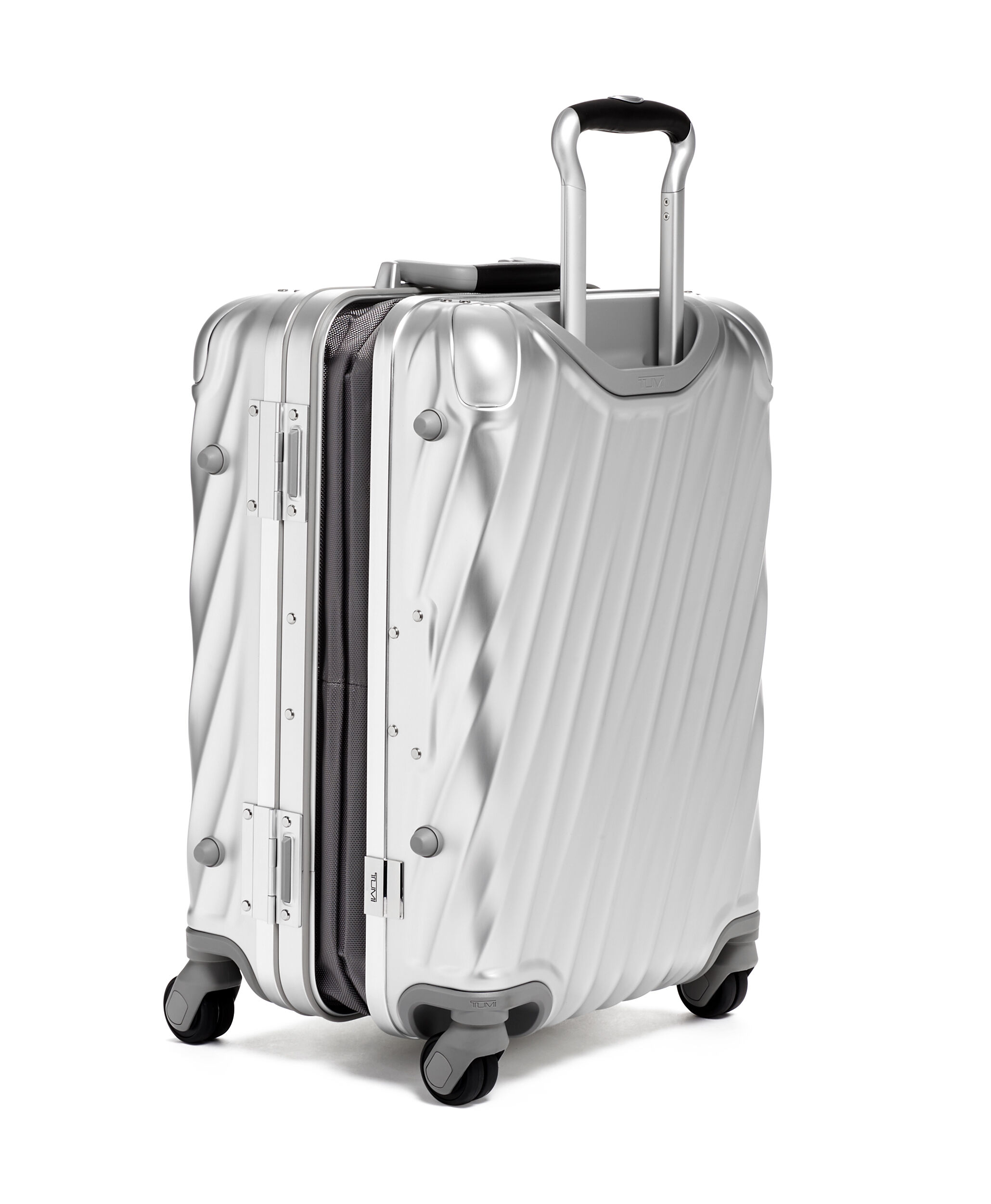 Tumi hardside deals carry on