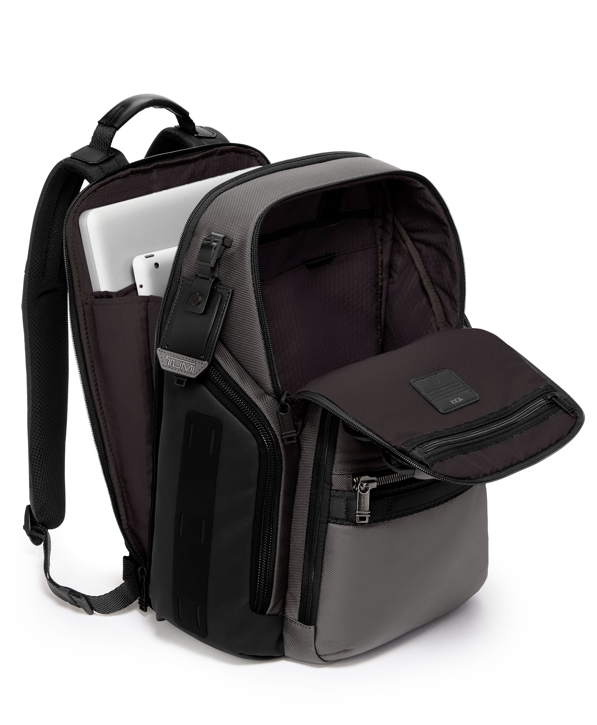 TUMI ビジネスバッグ　ALPHA BRAVO Water resistant pocket 1.jpg?