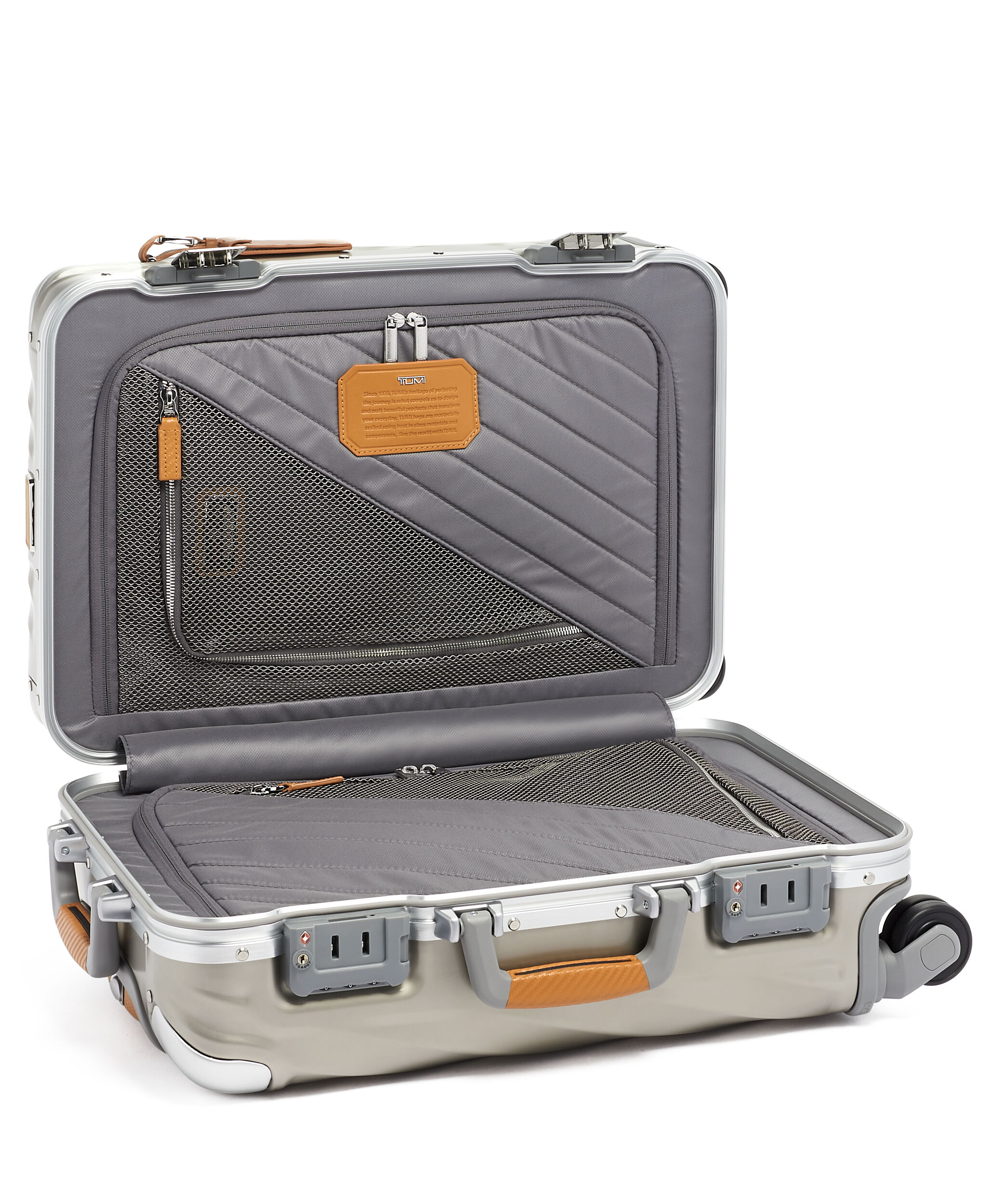 19 Degree Titanium International Carry-On 56 cm Silver | TUMI Belgium