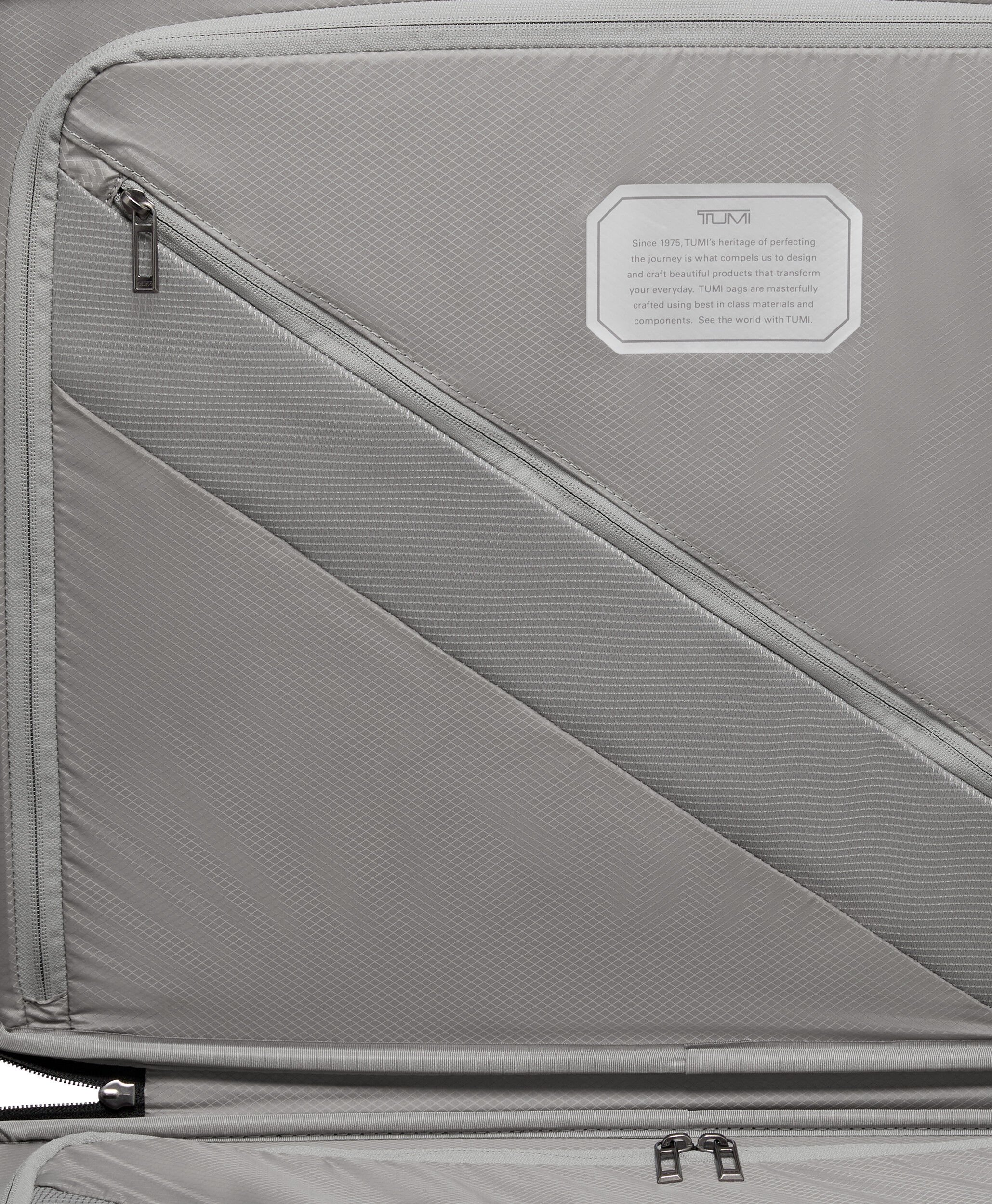 19 Degree Lite Short Trip Checked Luggage 66 cm Black | TUMI Belgium