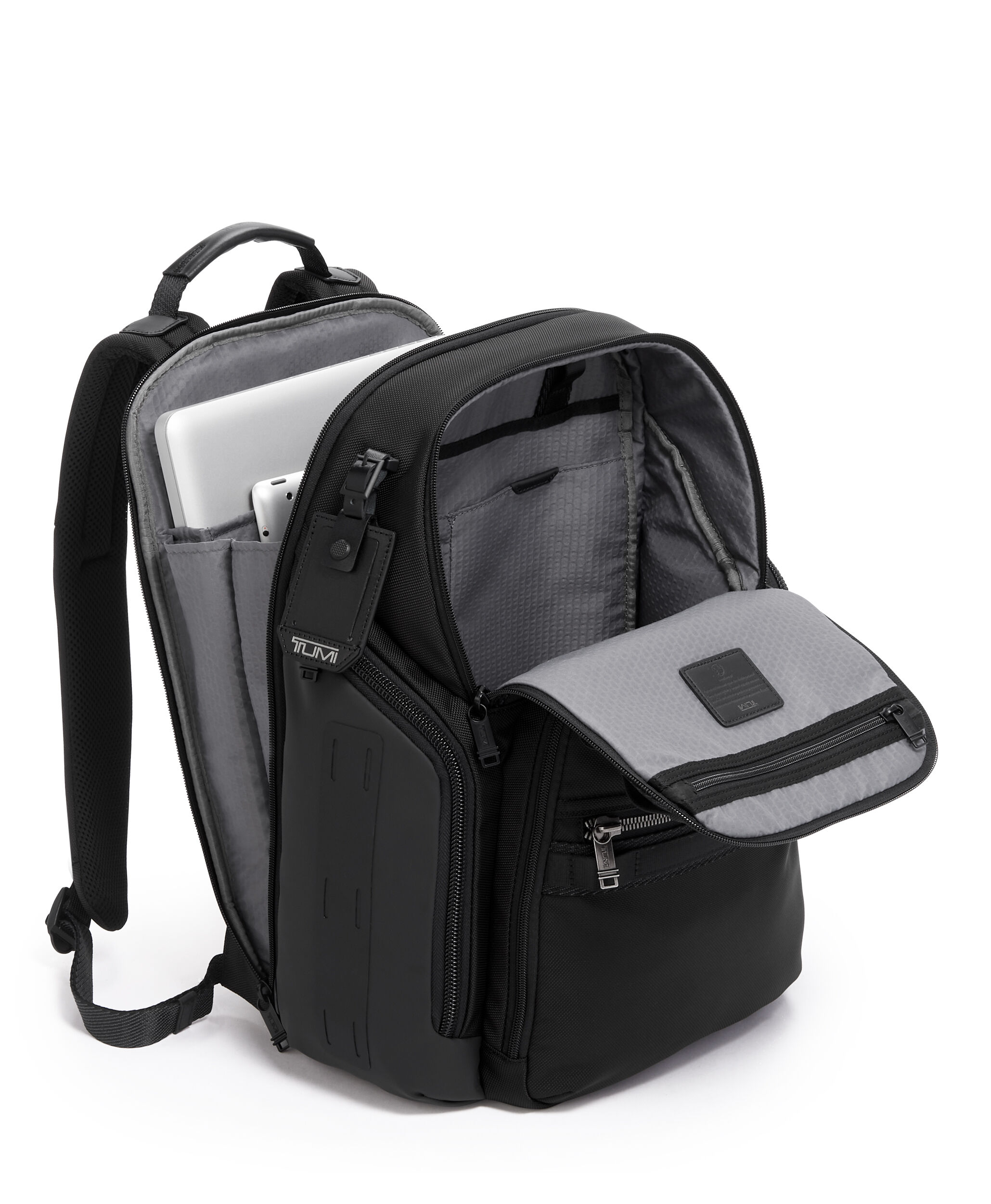 Alpha Bravo Luggage Collection | TUMI Alpha Bravo Luggage Collection | TUMI